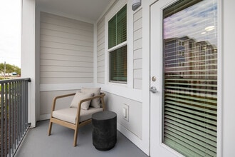 Madison Midtown in Melbourne, FL - Foto de edificio - Interior Photo