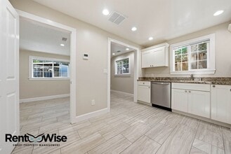 506 Chestnut St in San Carlos, CA - Building Photo - Building Photo