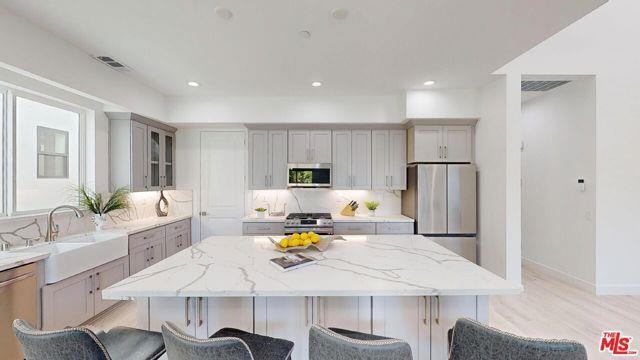 8486 Winnetka Ave in Los Angeles, CA - Building Photo - Building Photo
