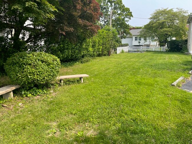 43 Garrigan Ave, Unit 1 BR plus Den in Pleasantville, NY - Building Photo - Building Photo