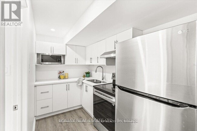 14 Mulgrave St in Whitby, ON - Building Photo - Building Photo