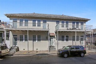 741 Dauphine St in New Orleans, LA - Building Photo