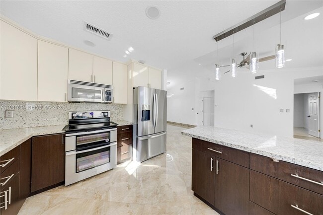 6240 Gauntlet Hall Ln in Davie, FL - Building Photo - Building Photo