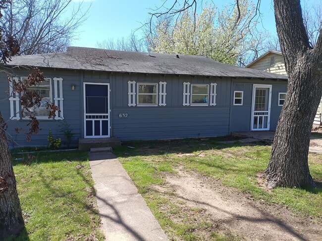 property at 632 E Sears St