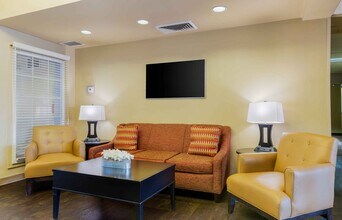 Furnished Studio-Phoenix - Airport - Tempe in Tempe, AZ - Building Photo - Building Photo