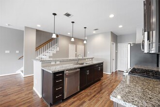 17123 Wilthorne Gardens Ct in Houston, TX - Foto de edificio - Building Photo