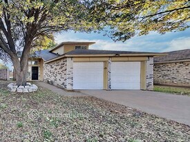 8529 O Hara Ln in Fort Worth, TX - Building Photo