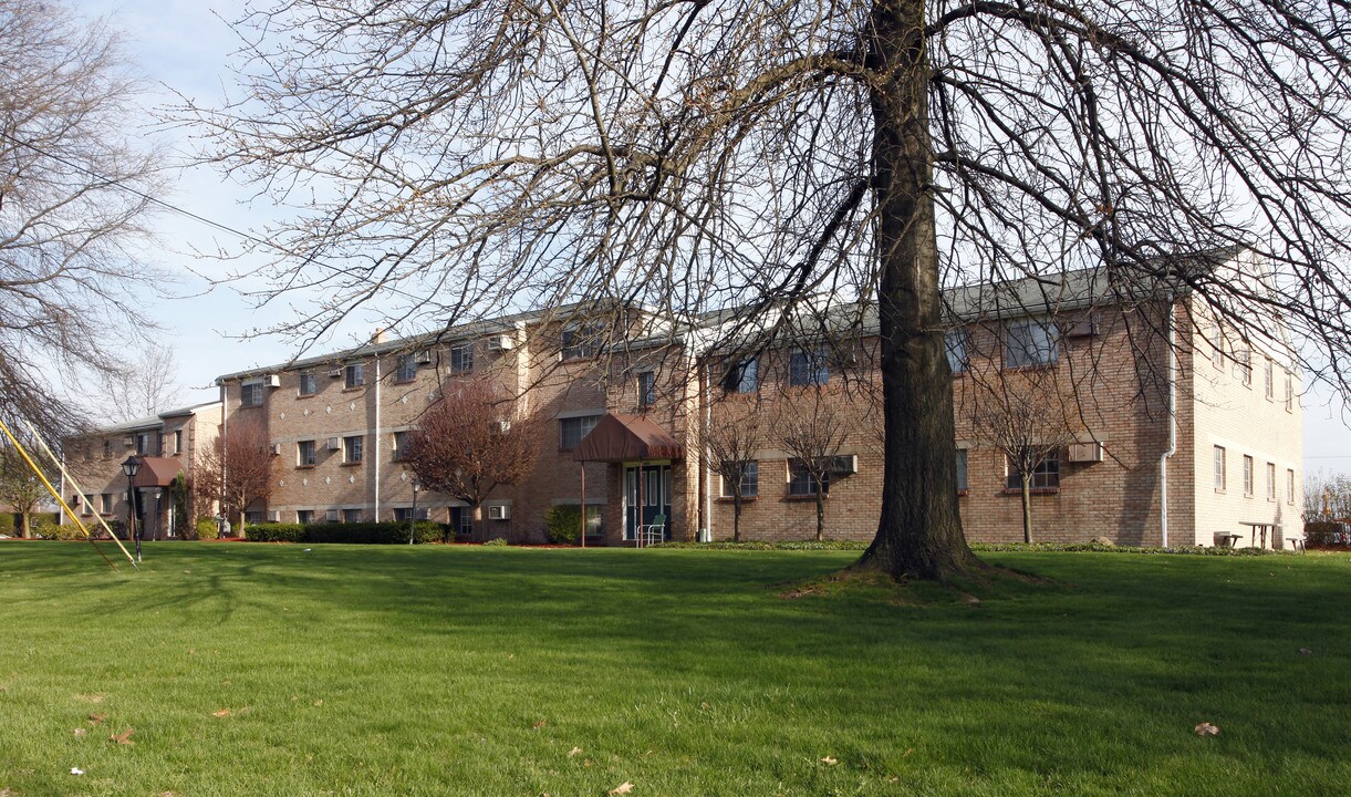 6605 Katahdin Dr in Poland, OH - Building Photo