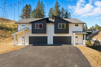 202 E Elcliff Rd in Spokane, WA - Building Photo - Building Photo