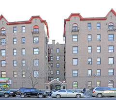 37-05 90th St in Jackson Heights, NY - Foto de edificio - Building Photo