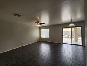 13921 W Port Royale Ln in Surprise, AZ - Building Photo - Building Photo