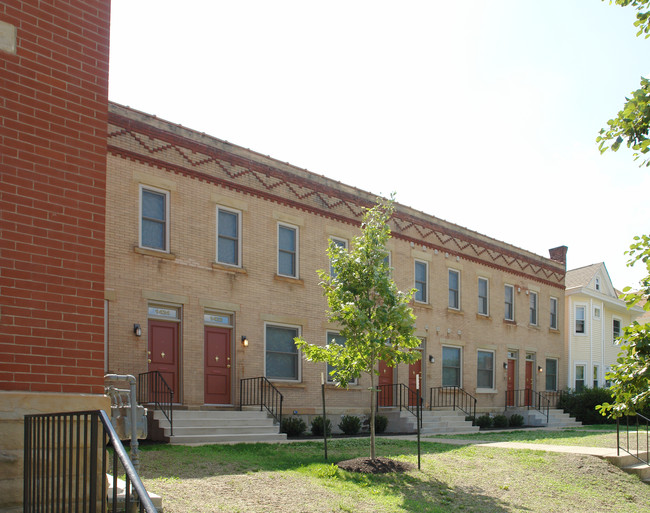 1414-1424 Indianola Ave in Columbus, OH - Building Photo - Building Photo