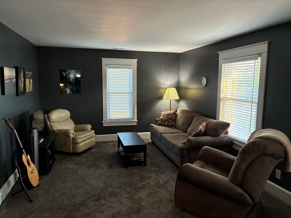 1457 Beatty Ave, Unit B in Cambridge, OH - Building Photo