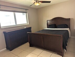 300 SW 20th St-Unit -2 in Fort Lauderdale, FL - Building Photo - Building Photo