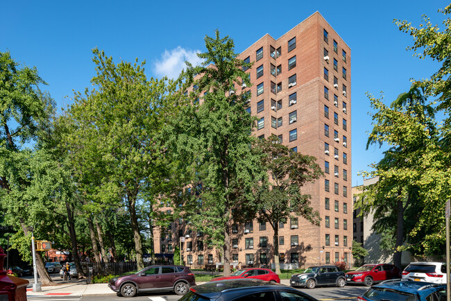 Clinton Hill Cooperative in Brooklyn, NY - Foto de edificio - Primary Photo