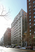 Umbria Apartments in New York, NY - Foto de edificio - Building Photo