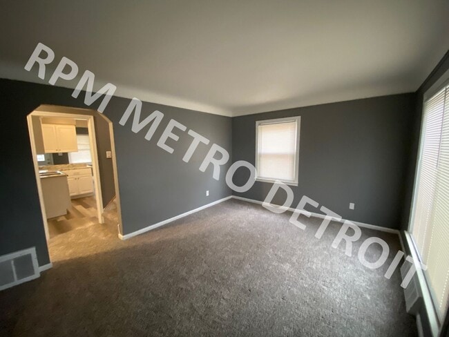 15481 Fenton Ave in Redford, MI - Building Photo - Building Photo
