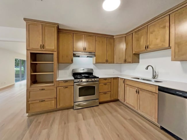 6805 Crystalbrook Dr in Austin, TX - Foto de edificio - Building Photo