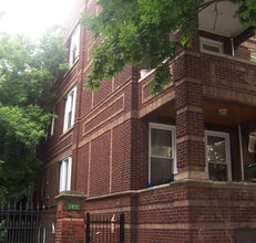 2344 W Thomas St in Chicago, IL - Foto de edificio - Building Photo