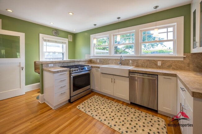 property at 3637 NE Alameda St