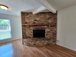 10377 Country Club Dr in Dallas, TX - Building Photo - Building Photo