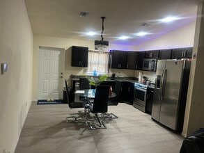 2054 Detroit Dr in La Belle, FL - Building Photo - Building Photo