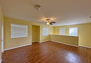124 SW Peacock Blvd in Port St. Lucie, FL - Building Photo - Building Photo