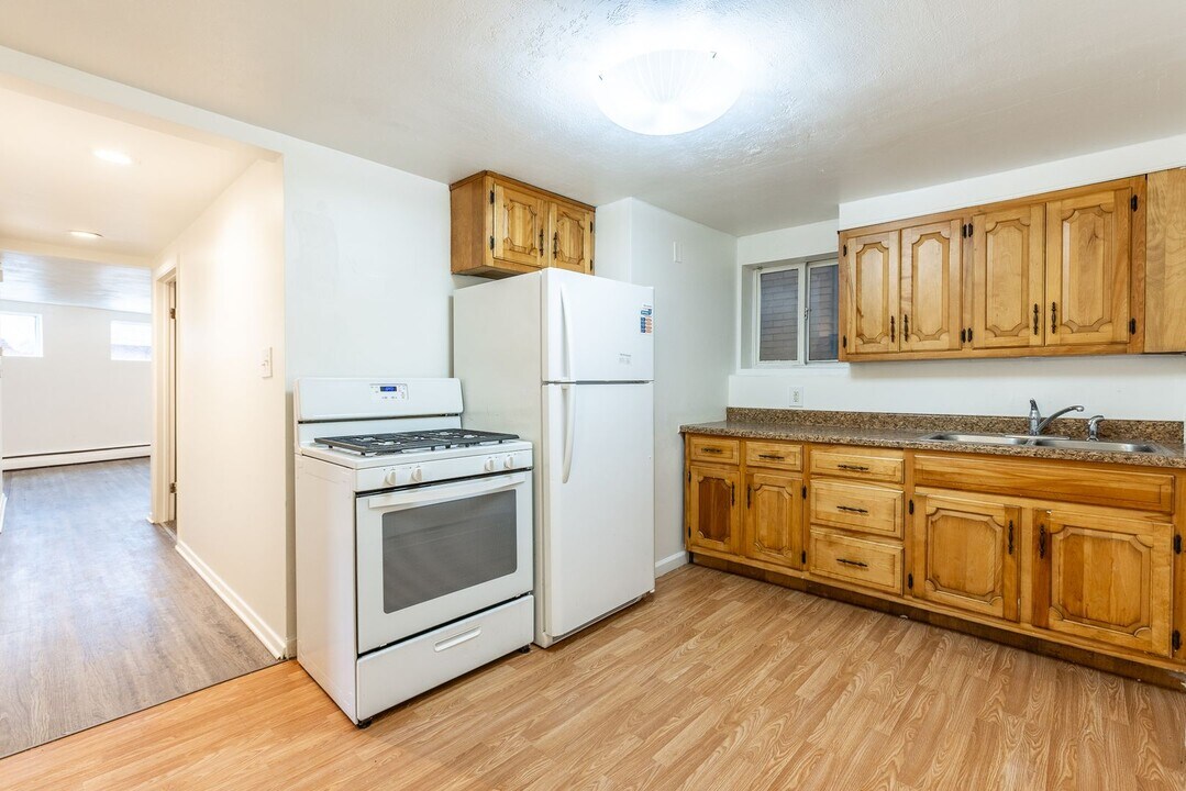 2233 Arlington Ave in Pittsburgh, PA - Building Photo