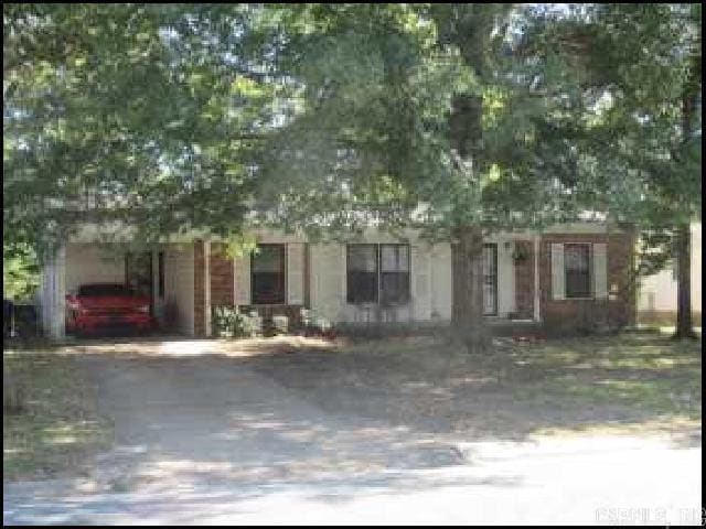 303 Brookside Dr