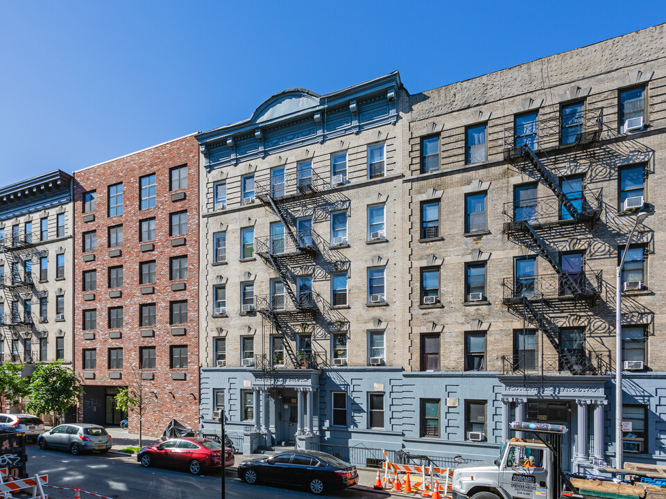 520-522 W 162nd St in New York, NY - Building Photo