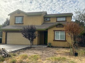 400 Fairway Dr in Modesto, CA - Building Photo