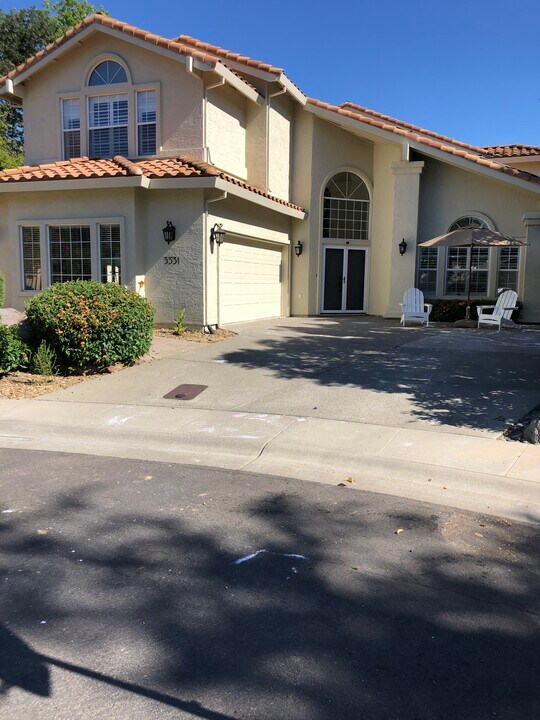 3331 Grosbeak Ct in Davis, CA - Building Photo