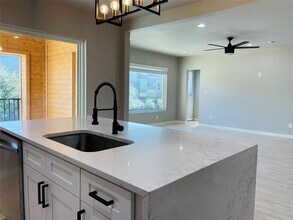 4609 Virginia Ave, Unit 202 in Dallas, TX - Building Photo - Building Photo