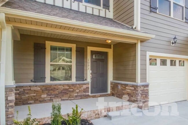 1093 Neeleys Bend E in Spring Hill, TN - Building Photo - Building Photo