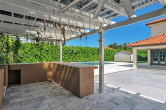 9261 SW 174th St in Palmetto Bay, FL - Building Photo - Building Photo