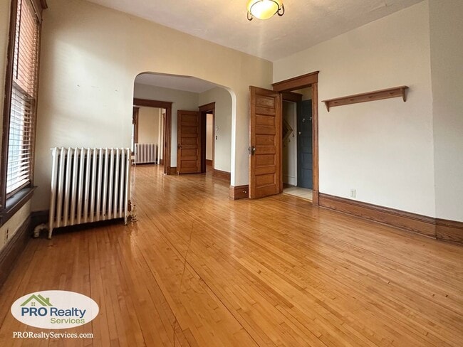 300 5th Ave NE in Minneapolis, MN - Building Photo - Building Photo