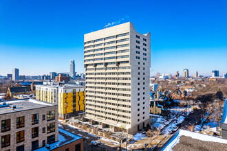 Chateau Student Housing Cooperative in Minneapolis, MN - Foto de edificio - Building Photo