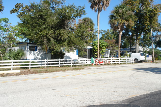 Iowa Mobile Home Community in Daytona Beach, FL - Building Photo - Building Photo