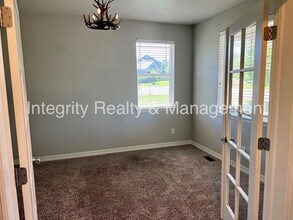 6407 S Oak Hill Cir in Aurora, CO - Building Photo - Building Photo