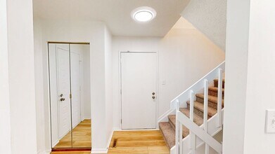 159 Corbins Mill Dr in Dublin, OH - Building Photo - Building Photo