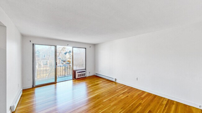 175 W Wyoming Ave, Unit 42 in Melrose, MA - Foto de edificio - Building Photo