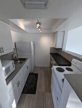 7360 SW 82nd St in Miami, FL - Building Photo - Building Photo