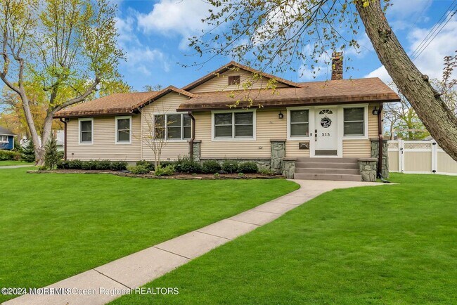 property at 515 Monmouth Rd
