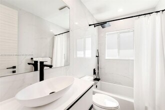 45 Palermo Ave in Coral Gables, FL - Building Photo - Building Photo