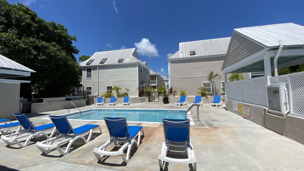 1075 Duval St, Unit R28 in Key West, FL - Building Photo