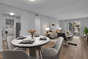 Silver Creek in Austell, GA - Building Photo