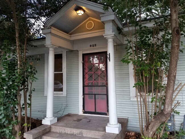 922 Howard St, Unit 922 in Taylor, TX - Building Photo - Building Photo