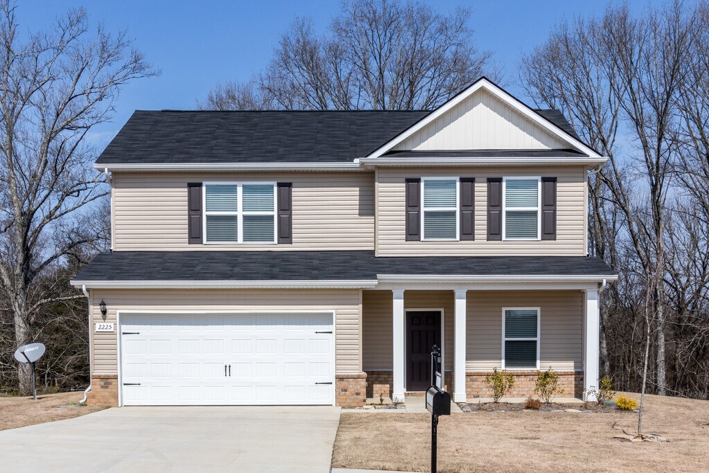2225 Bee Hive Dr in Columbia, TN - Foto de edificio