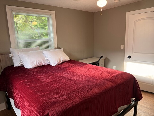 2150 Morehouse Rd, Unit Rooms for Rent in Jacksonville, FL - Foto de edificio - Building Photo
