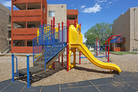 Mesa Ridge Apartments in Albuquerque, NM - Foto de edificio - Building Photo